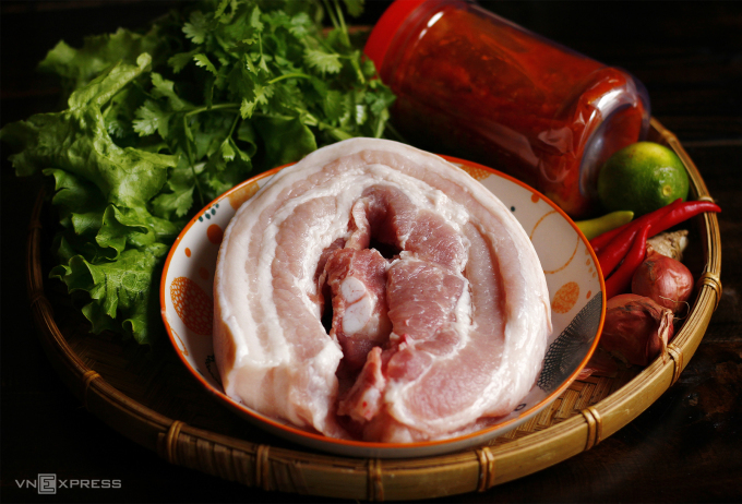 Thịt luộc tôm chua - món bình dân ngày hè xứ Huế