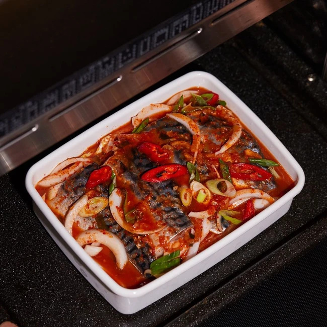 Bữa cơm đơn giản mà đủ chất với món cá thu kho kim chi