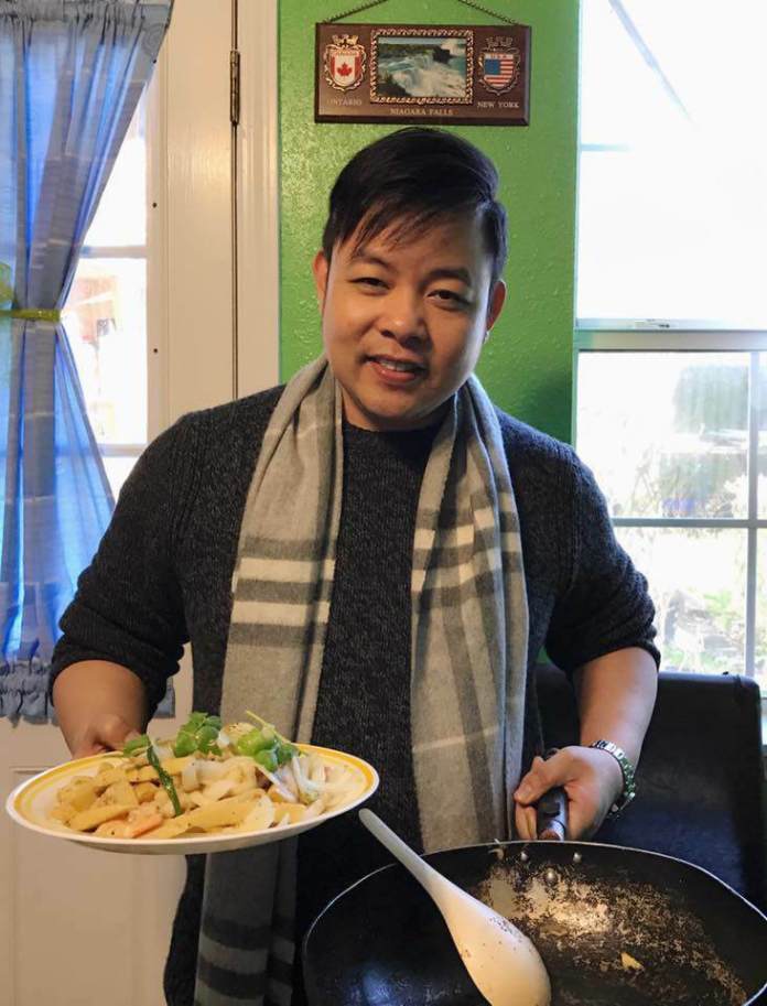 Ca sĩ Quang Lê khoe món ăn mình 