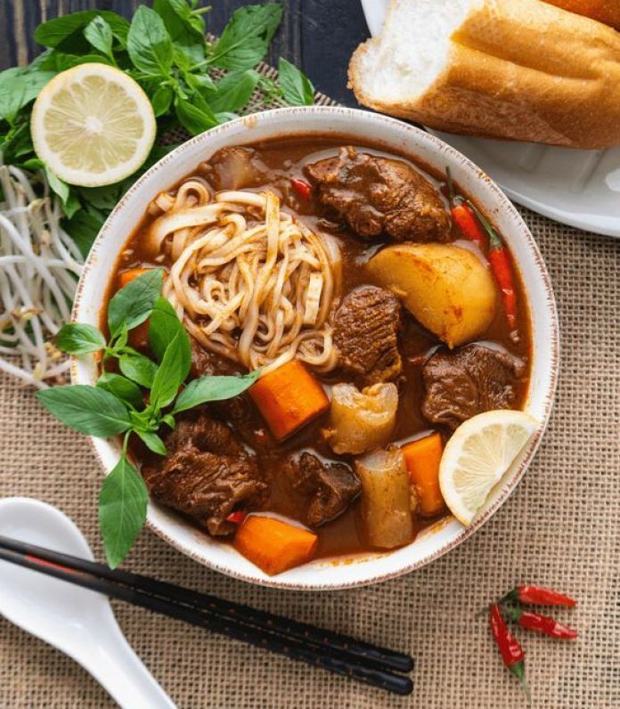 List ẩm thực ngon bổ rẻ, ăn ít no lâu mới nhất cho người thích vi vu Hà Nội