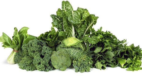 2 loại rau lá xanh đậm được mệnh danh là 'siêu thực phẩm' nhưng có giá vô cùng rẻ ngoài chợ