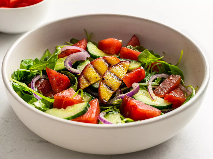 Gợi ý công thức salad dưỡng da trắng khỏe, ngăn ngừa nám hiệu quả