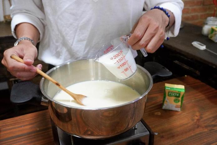 Làm sữa chua đậu nành dẻo ngon sánh mịn ‘vạn người mê’
