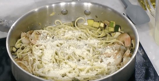 Thử làm ngay món spaghetti tôm sốt chanh cực thơm ngon chiêu đãi cả nhà