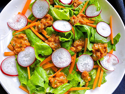 Salad cá ngừ chanh dây
