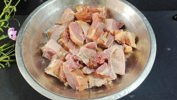Thịt gà đem nấu cùng loại rau này ăn vừa mềm ngọt, thơm ngon mà lại giúp tăng cường hệ miễn dịch, chống lão hóa...