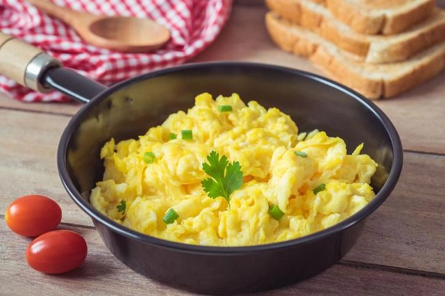 Trứng gà đừng chỉ luộc nhàm chán, đem làm 5 món này đơn giản mà cực tốn cơm
