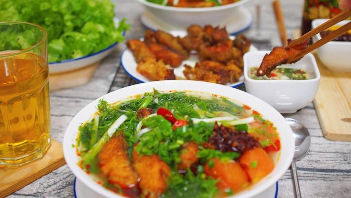 Cách nấu bún cá Hà Nội ngon chuẩn vị của mẹ Việt ở Nhật